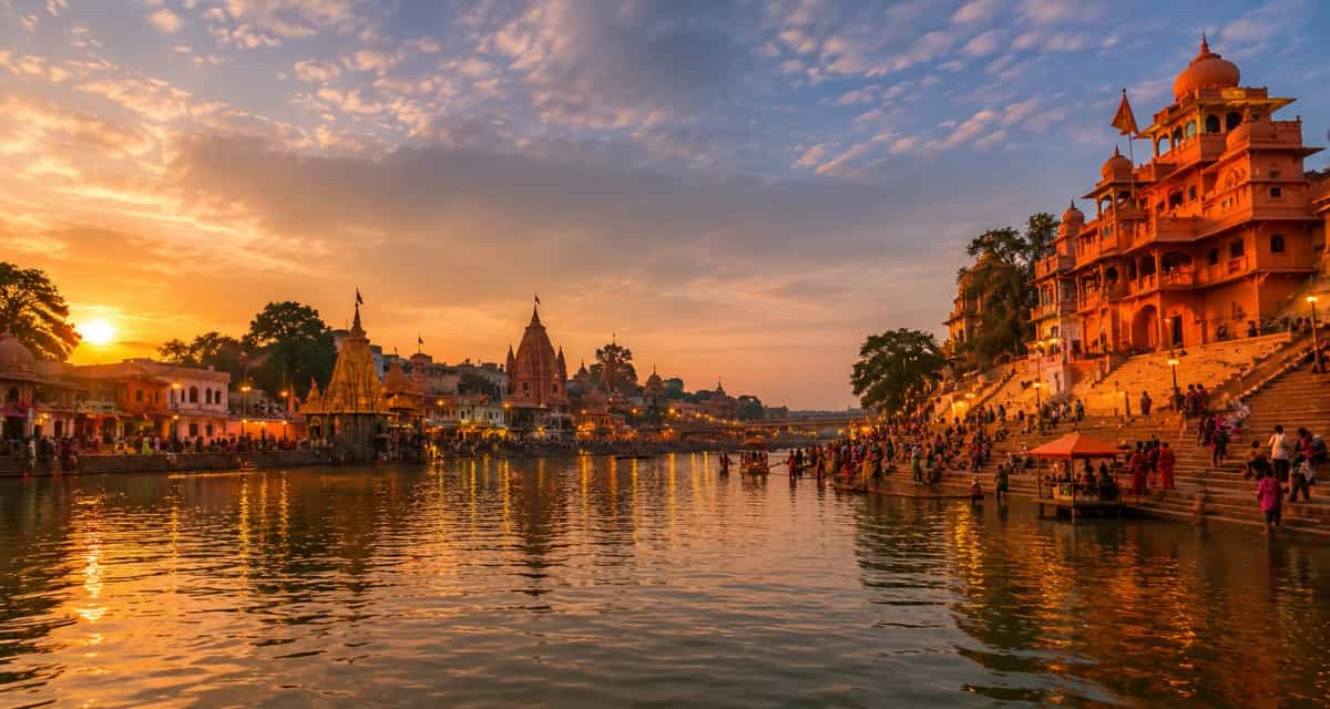 Mahakaleshwar Temple Ujjain Darshan — Book Ujjain Tour Packages with YatraOne